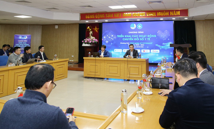 Quang cảnh chương trình công bố các hoạt động chuyển đổi số của Hội Thầy thuốc trẻ Việt Nam.